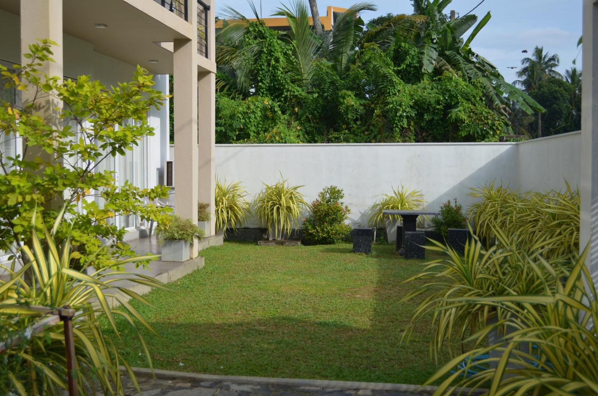 Silina Airport Transit Hotel & Residence คาตุนายากา ภายนอก รูปภาพ