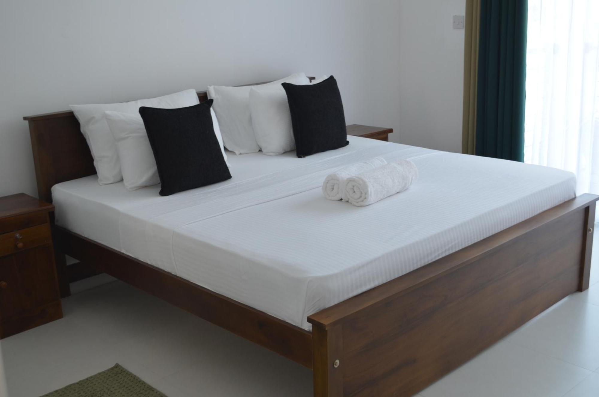 Silina Airport Transit Hotel & Residence คาตุนายากา ภายนอก รูปภาพ
